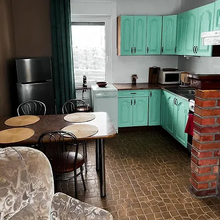 Zielona Zagroda بيت للعطل